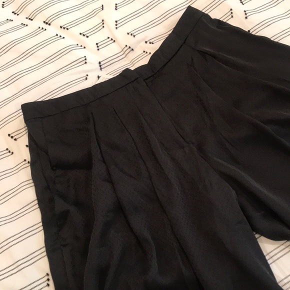 Unique and Comfy Urban Outfitters Bermuda Shorts - Picture 4 of 7